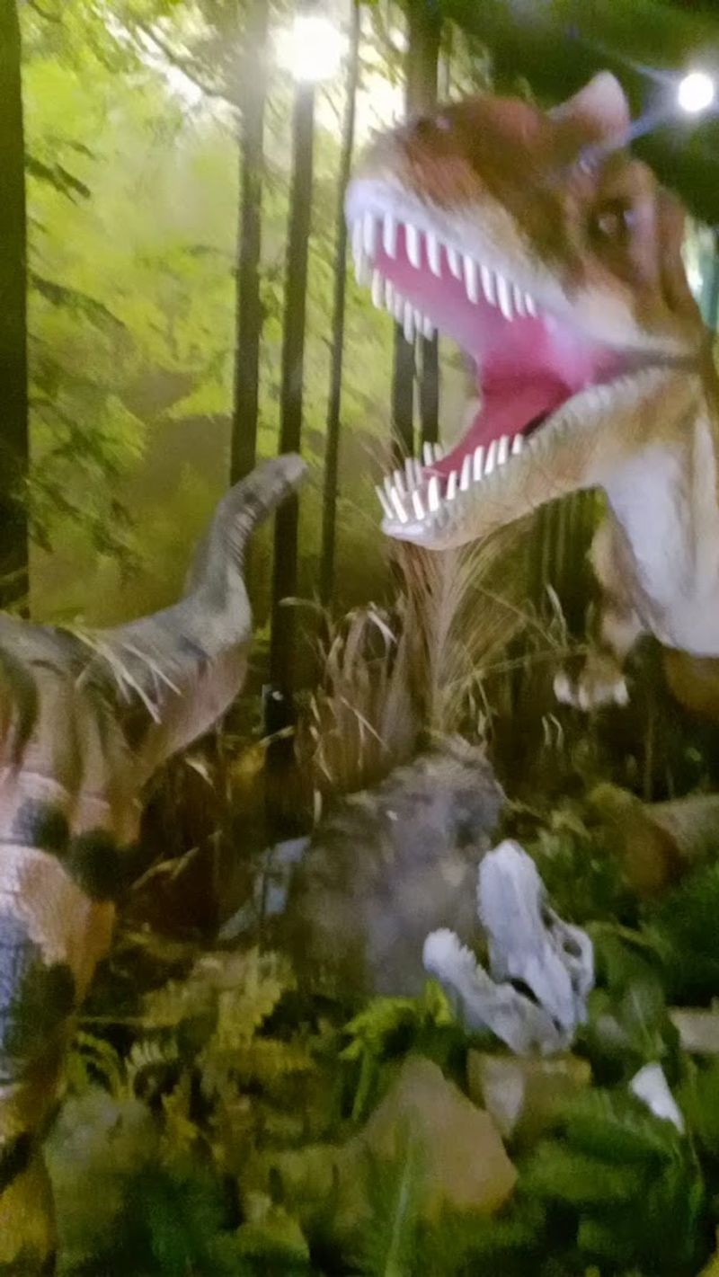 Animatronics And Roars