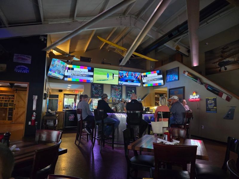 Stearman Field Bar & Grill, Benton