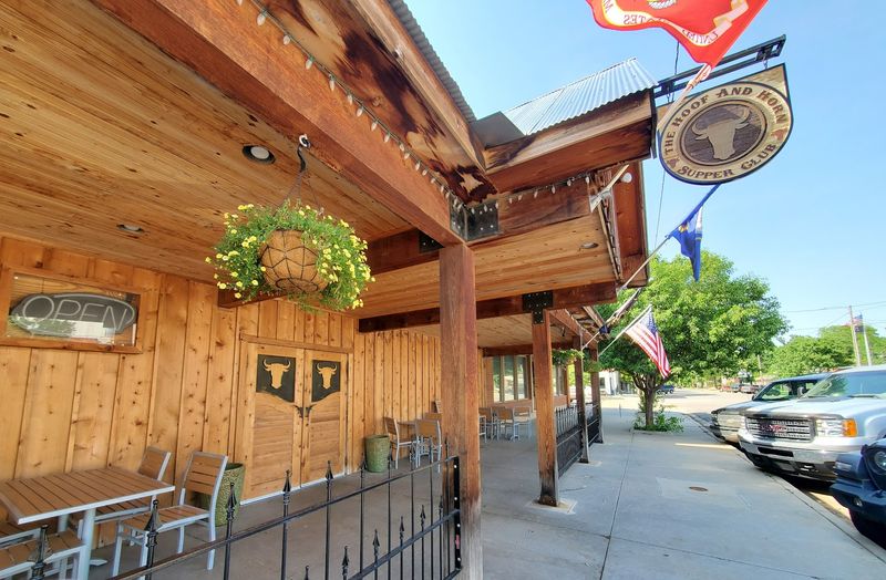 Cy's Hoof and Horn, Sedgwick