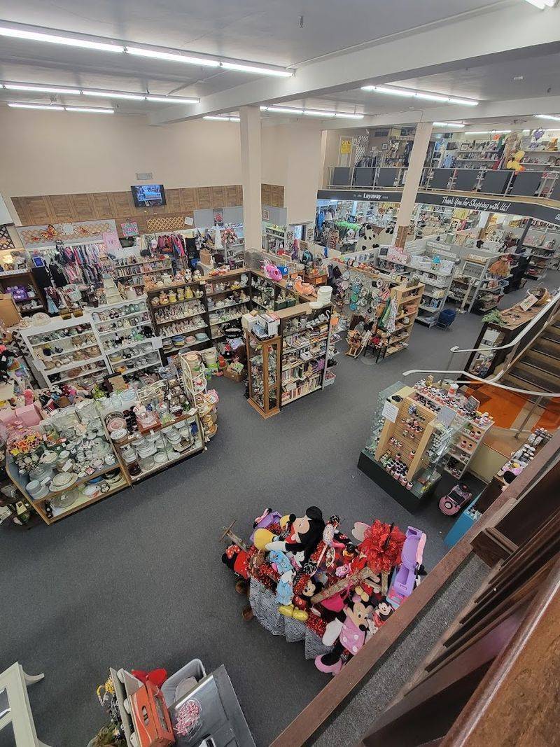 Treasure City Market, DeRidder