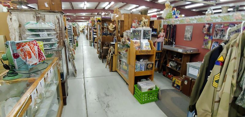 The Bottom Line On Treasures Antique Mall
