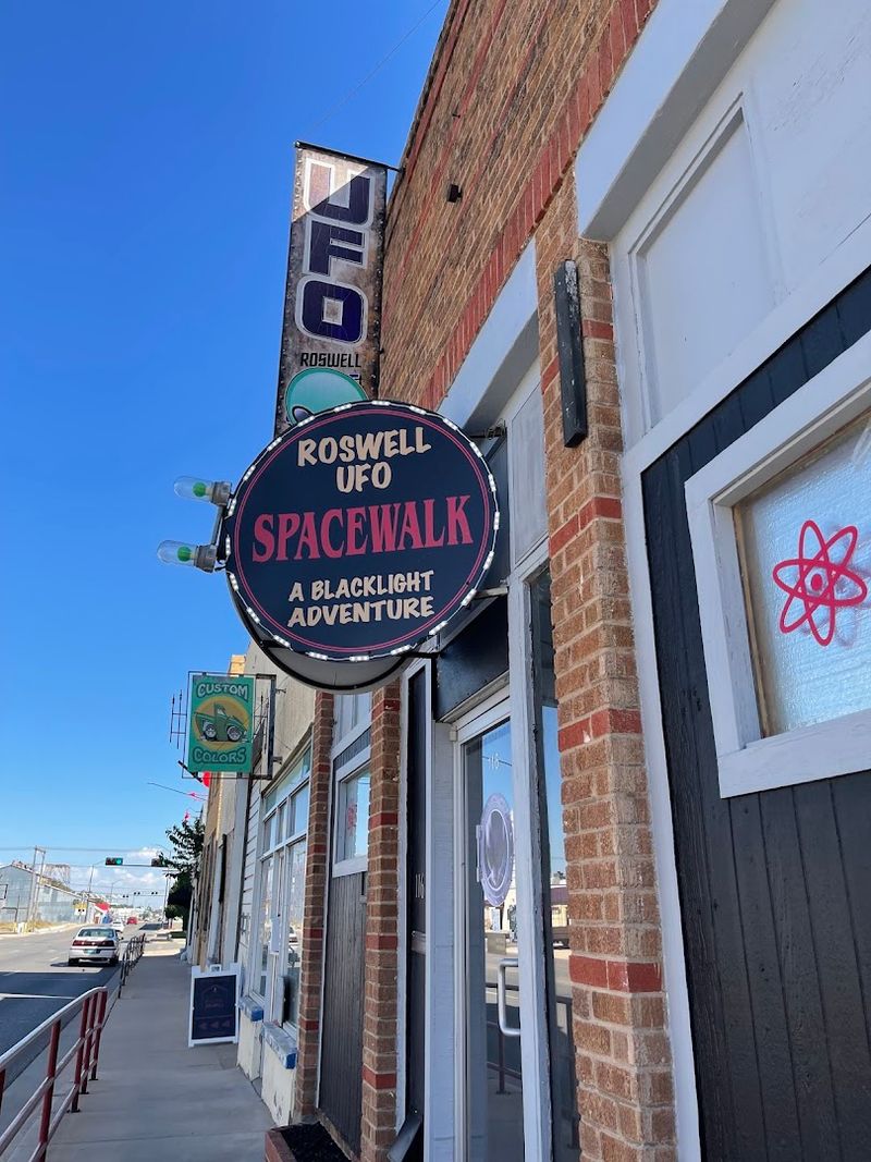 Roswell UFO Spacewalk, Roswell
