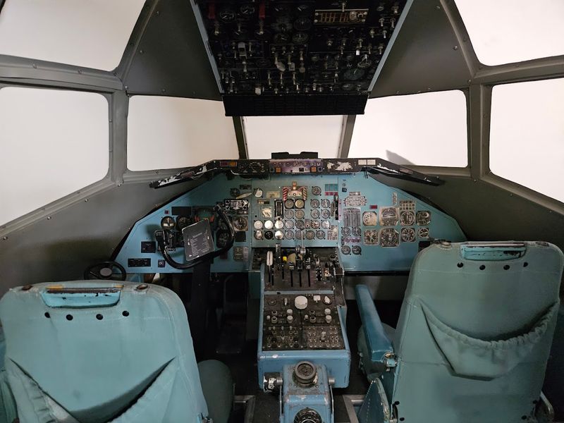 A Flight Simulator That Puts You In The Cockpit