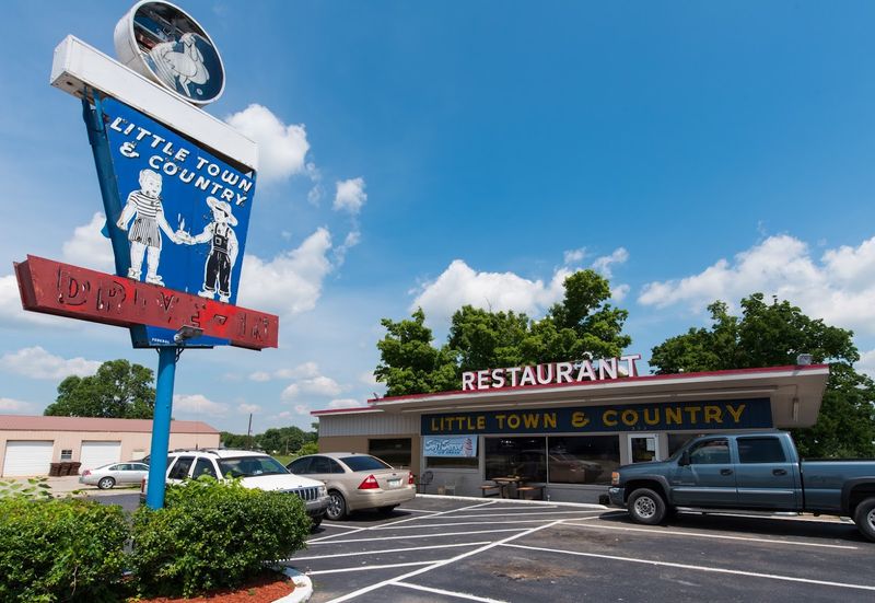 Little Town & Country Restaurant