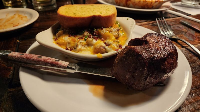 Doe’s Eat Place, Monroe