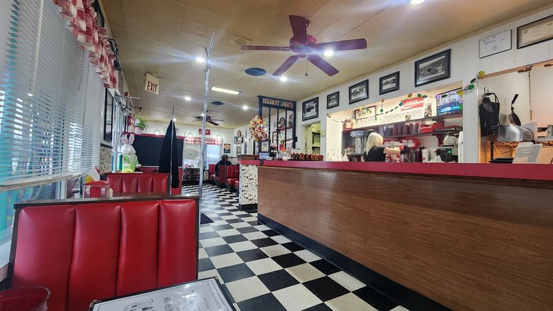 Homer's Drive In, Leavenworth