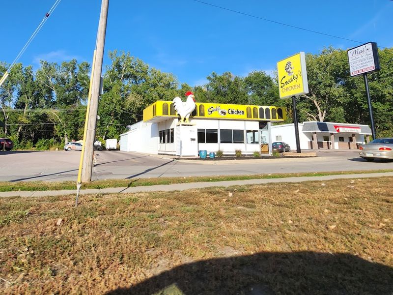 Planning Your Visit to Sneaky's Chicken