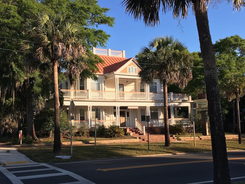 Victorian Architecture Worth Slowing Down For