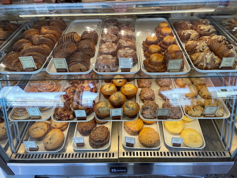 Simple Bakery & Market