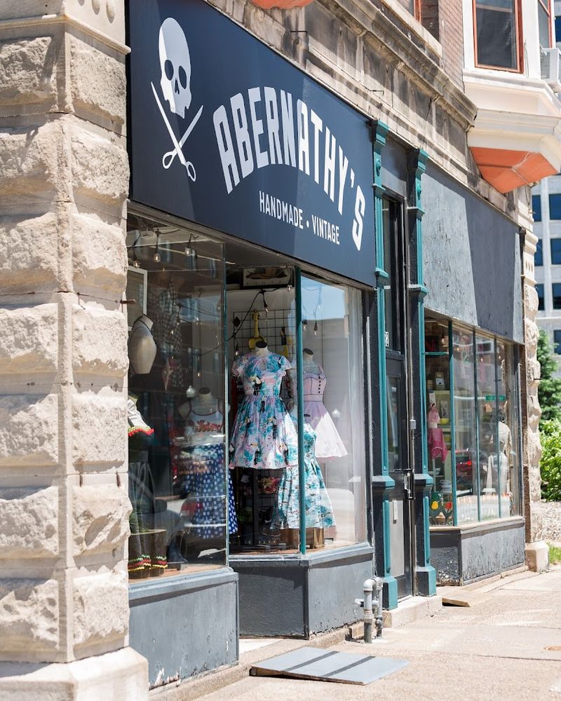 Hours, Online Shopping, and Planning Your Visit