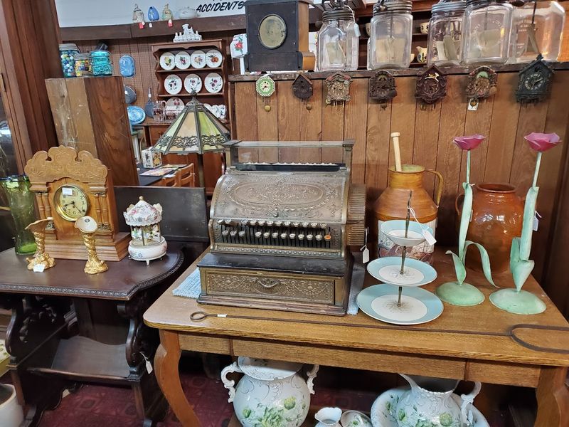 North 27 Antique Mall