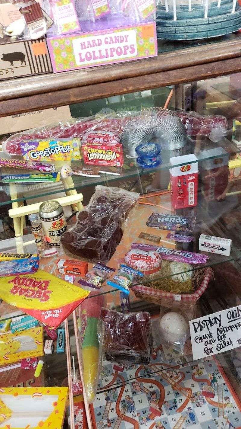 Hard-To-Find Retro Candies