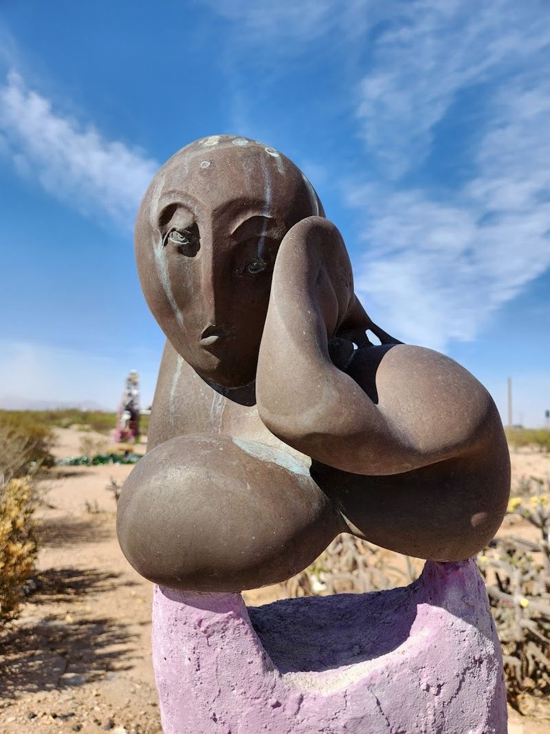 Frontera Sculpture Oasis