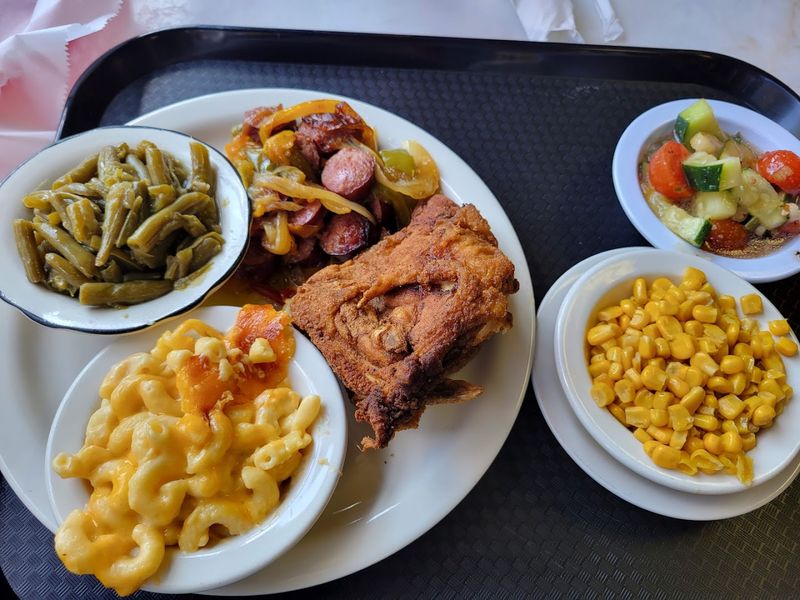 Val's Comfort Kitchen