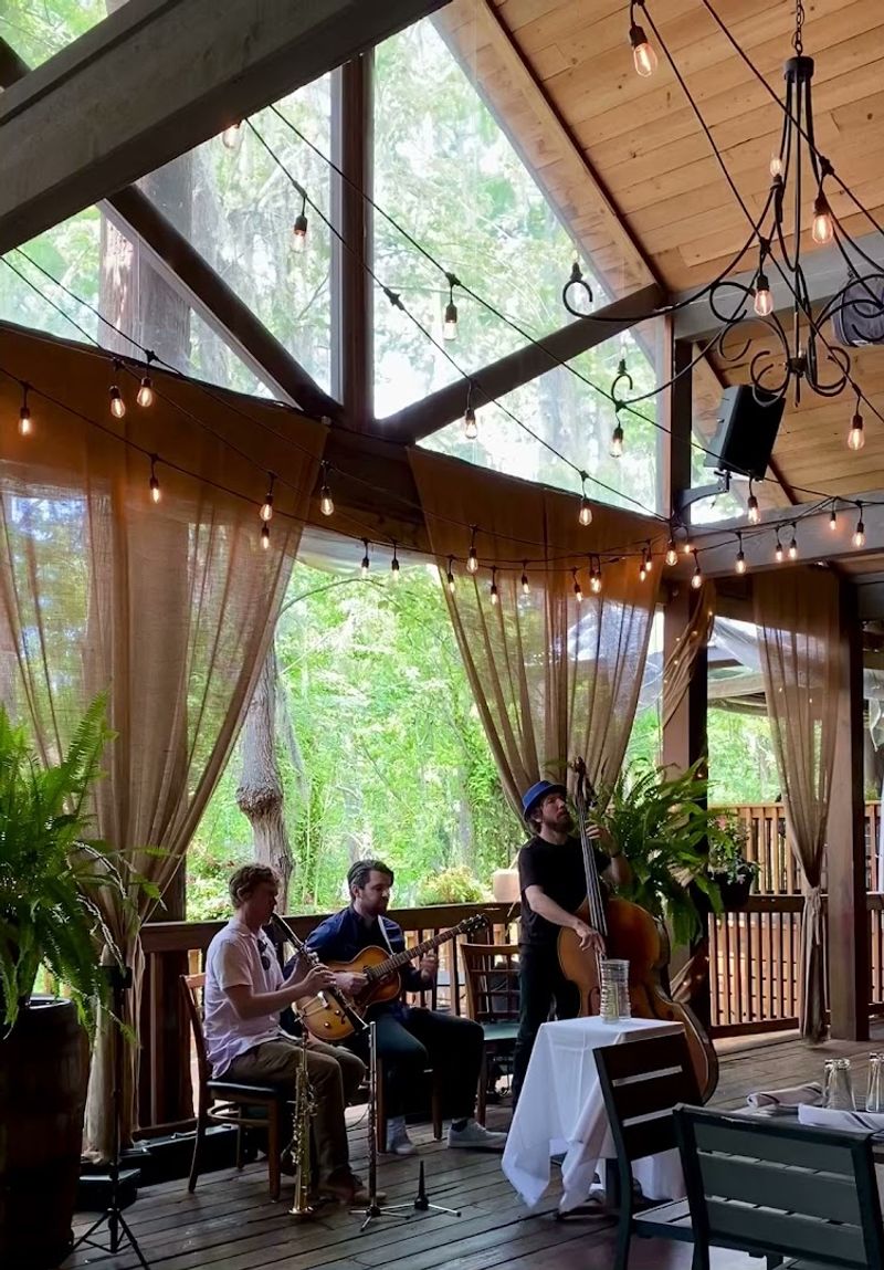 Live Jazz Brunch Atmosphere