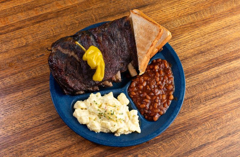 Ribs That Keep People Talking Long After The Drive Home