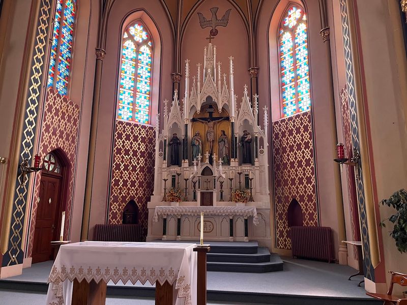 Holy Cross Church, Pfeifer
