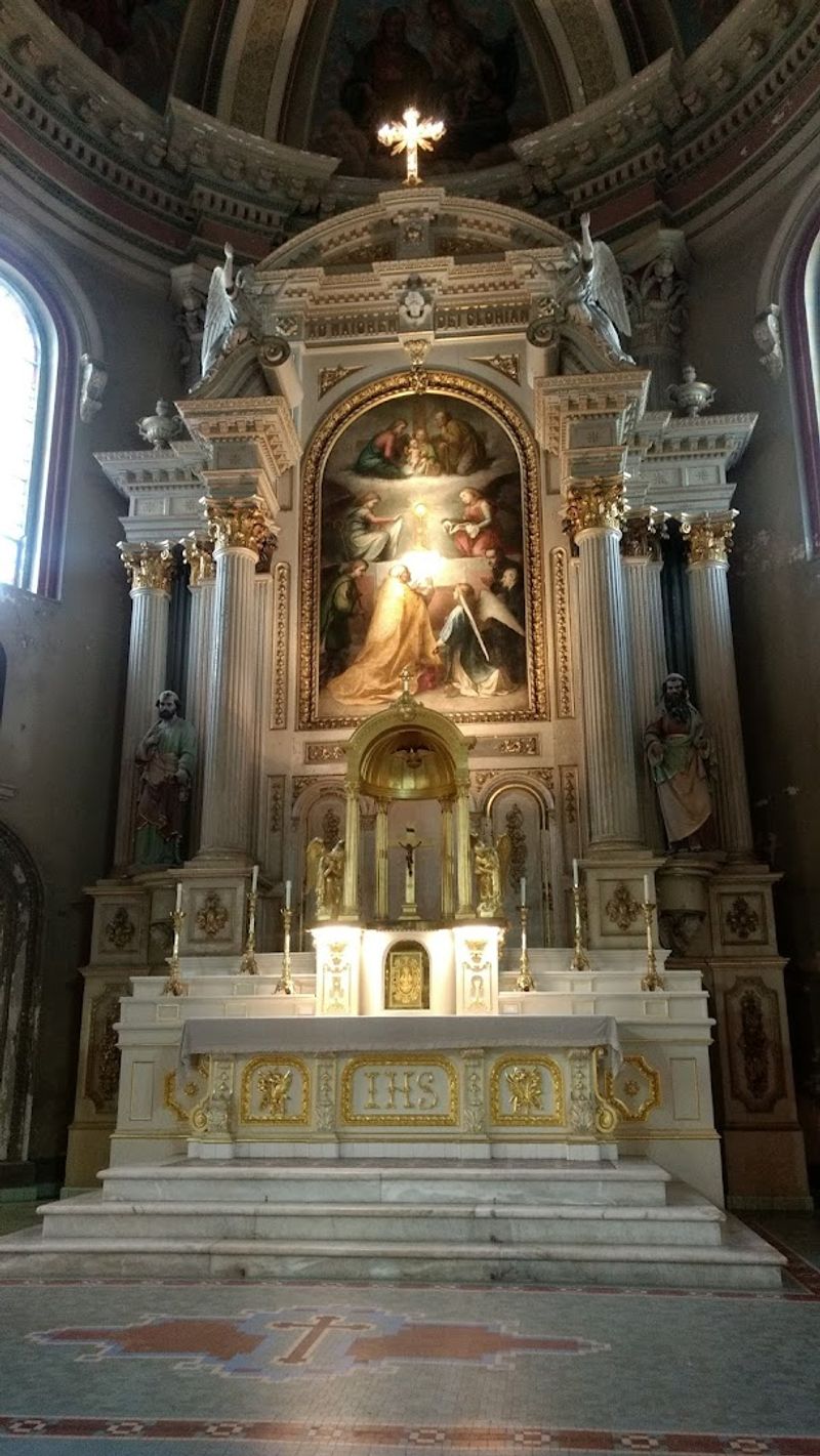 Wood Carvings And Statues