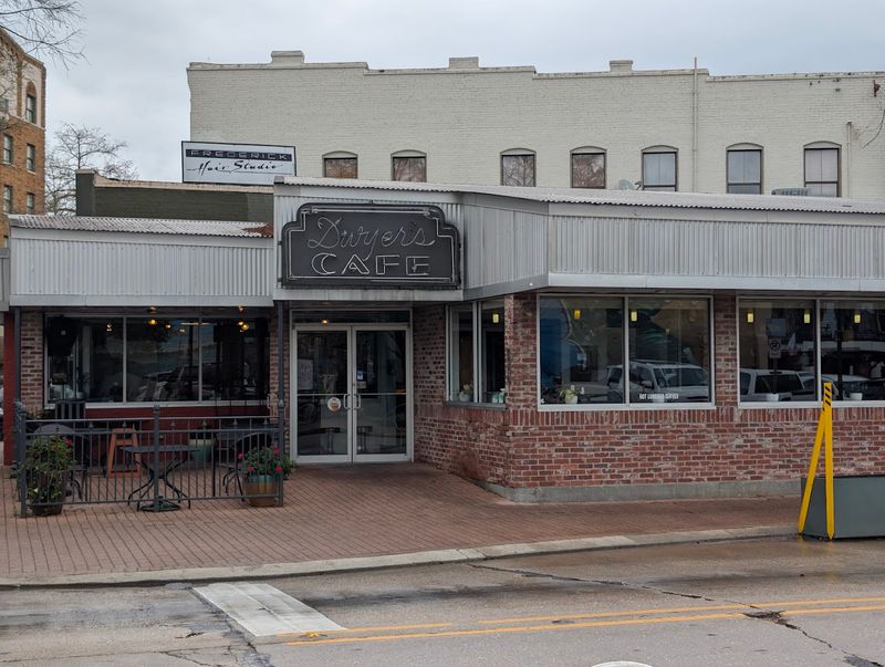 Dwyer’s Café