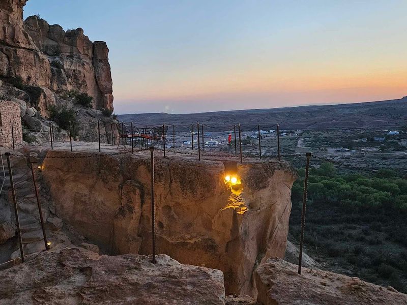 Kokopelli's Cave, Farmington