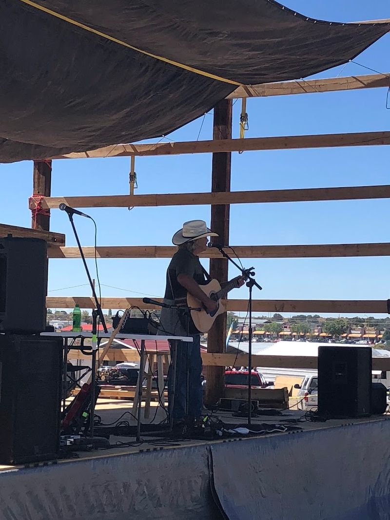 Live Music And Good Vibes