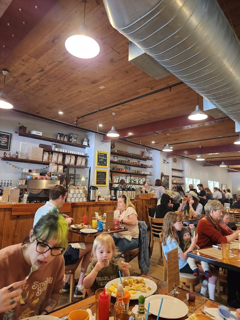 Opening Hours That Reward Early Risers Every Single Day