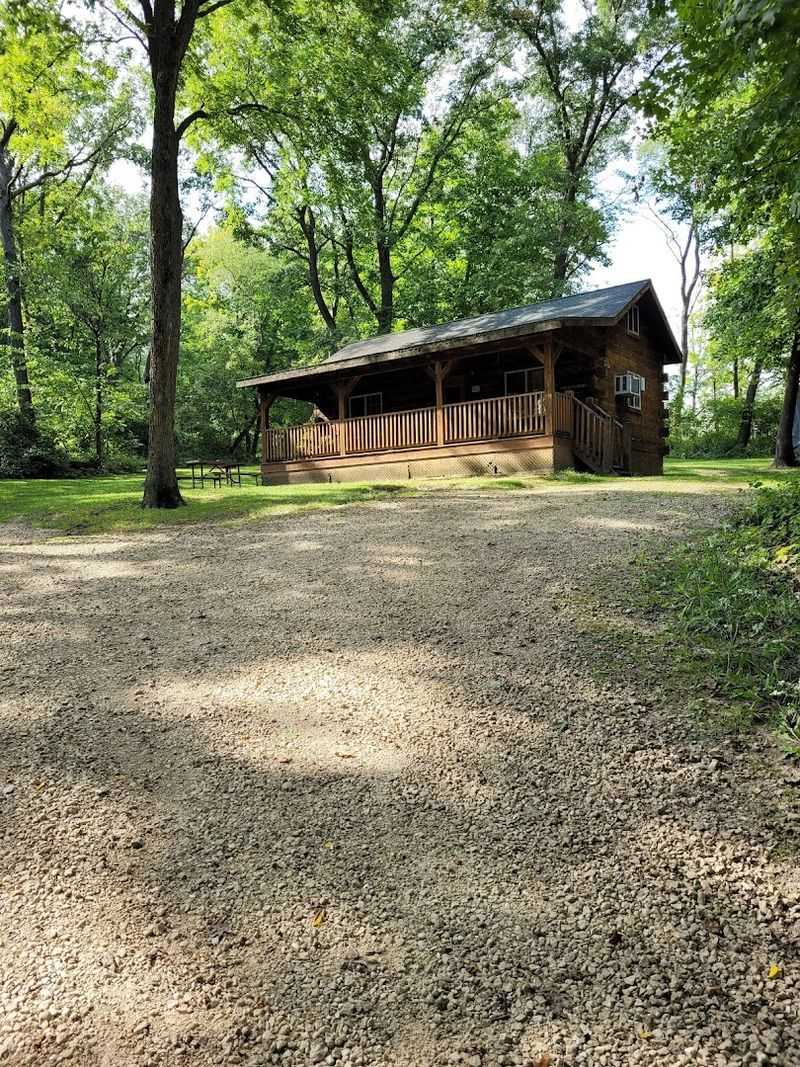 Cabins for Those Who Want a Roof Overhead