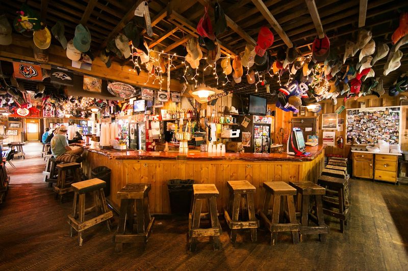Live Music, Saloon Culture, and Weekend Vibes