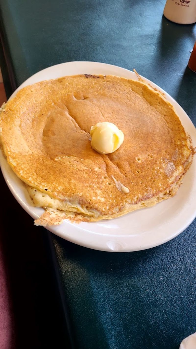 Pancakes So Fluffy They Barely Fit The Plate