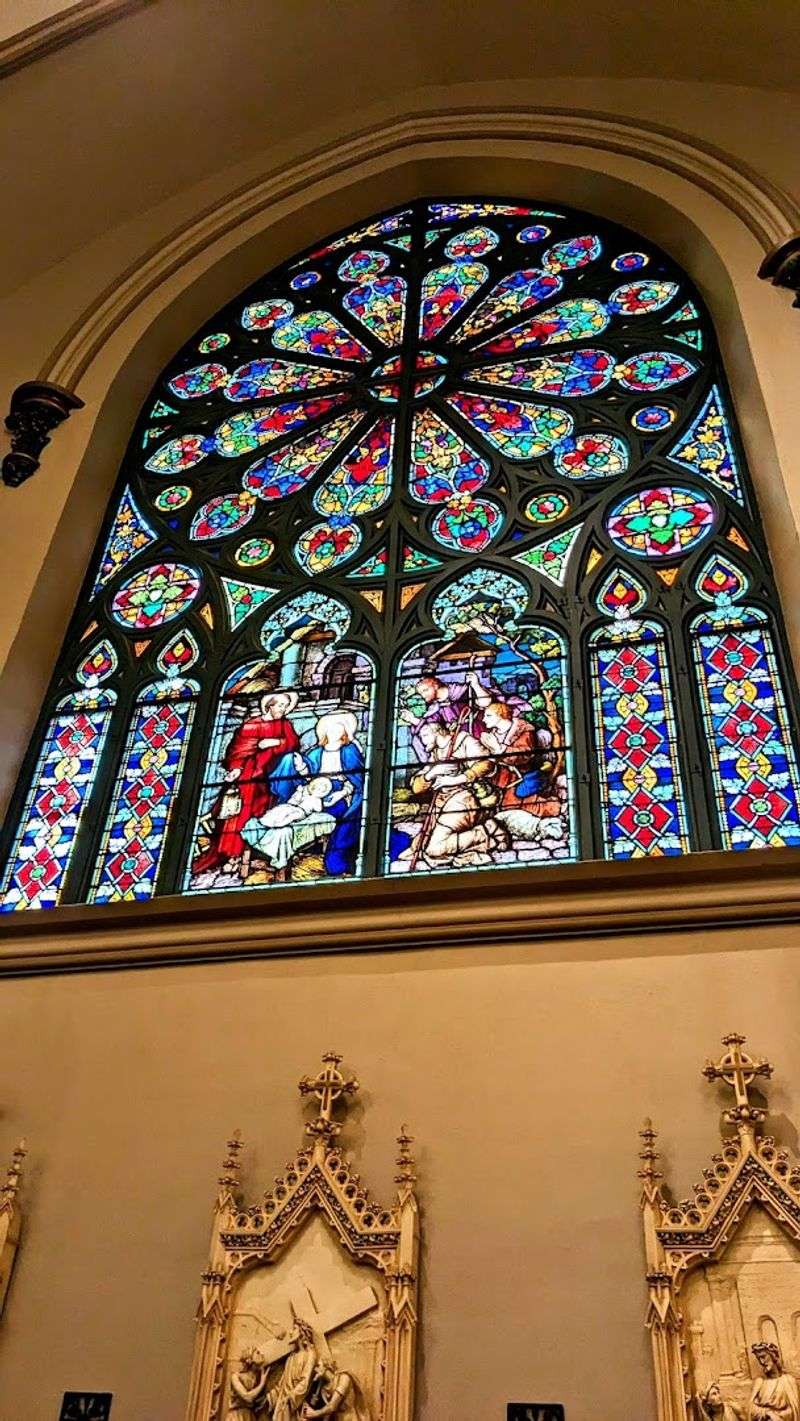 Stained Glass Windows That Paint the Light