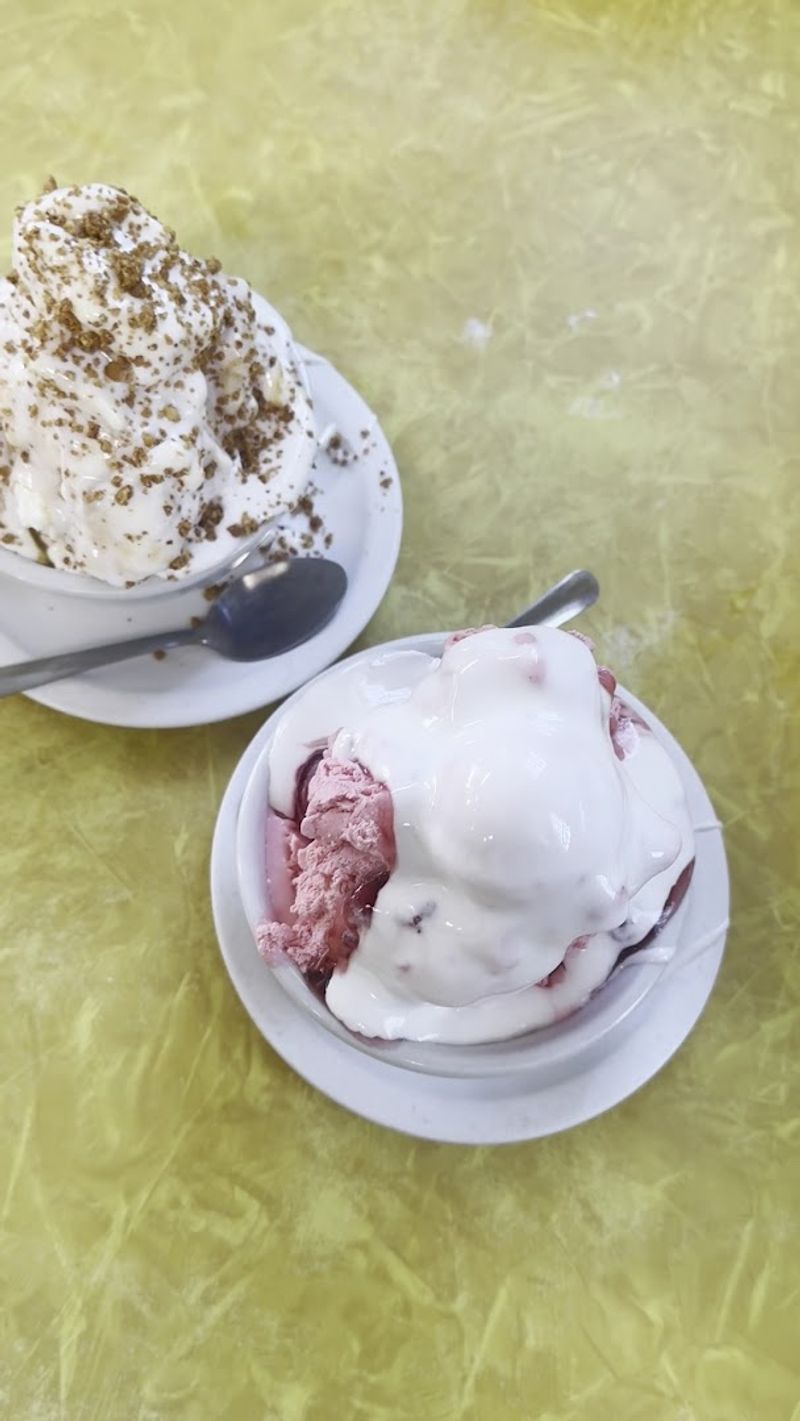 Around 30 Flavors Of Homemade Ice Cream