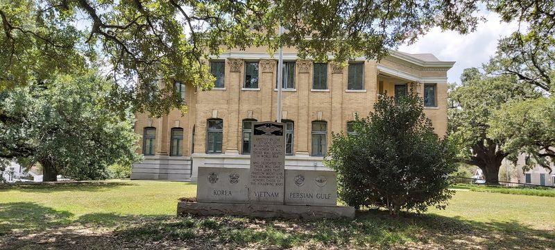 The Beaux-Arts Courthouse That Commands The Square