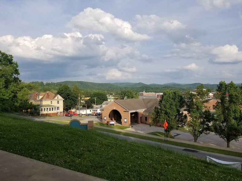 What Makes Elkins Worth Considering For A Move