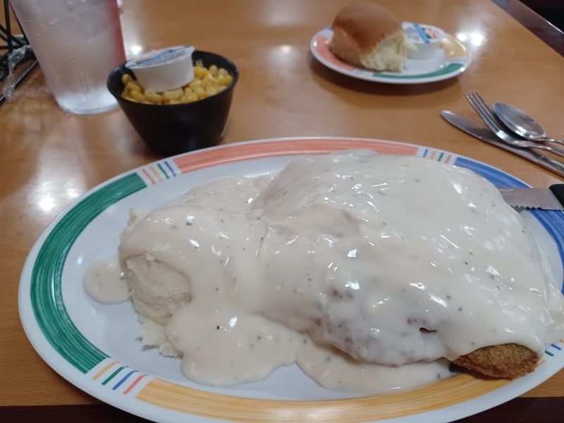 Biscuits, Gravy, and the Kind of Comfort Food That Sticks With You