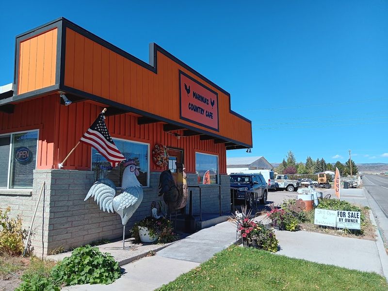 Marina's Country Café