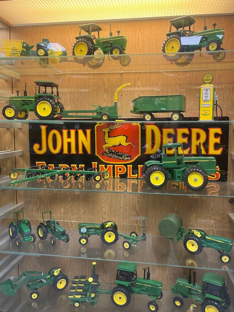 Famous Brands, Famous Machines
