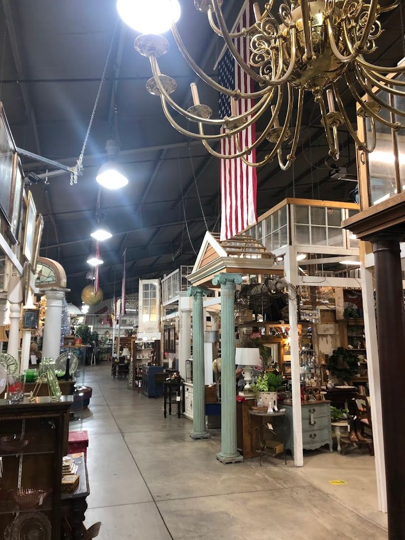 RINK Gallery, A Vintage Marketplace