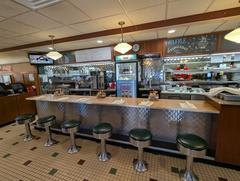 The Retro Atmosphere That Pulls You Back In Time