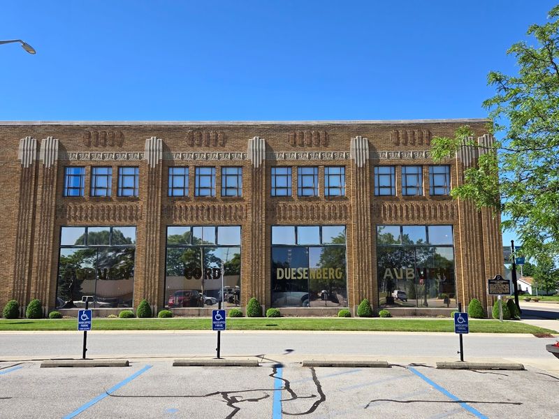 The Art Deco Building Itself