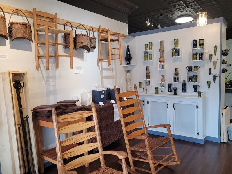 A Gallery Worth Browsing