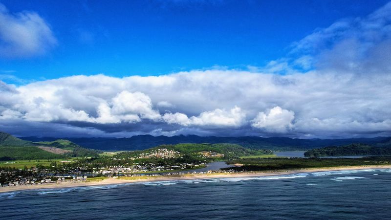 Where The Coast Keeps Its Quiet Personality