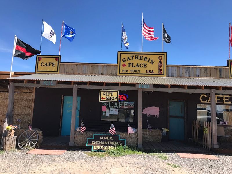 Green Chile Apple Pie Draws Curious Visitors
