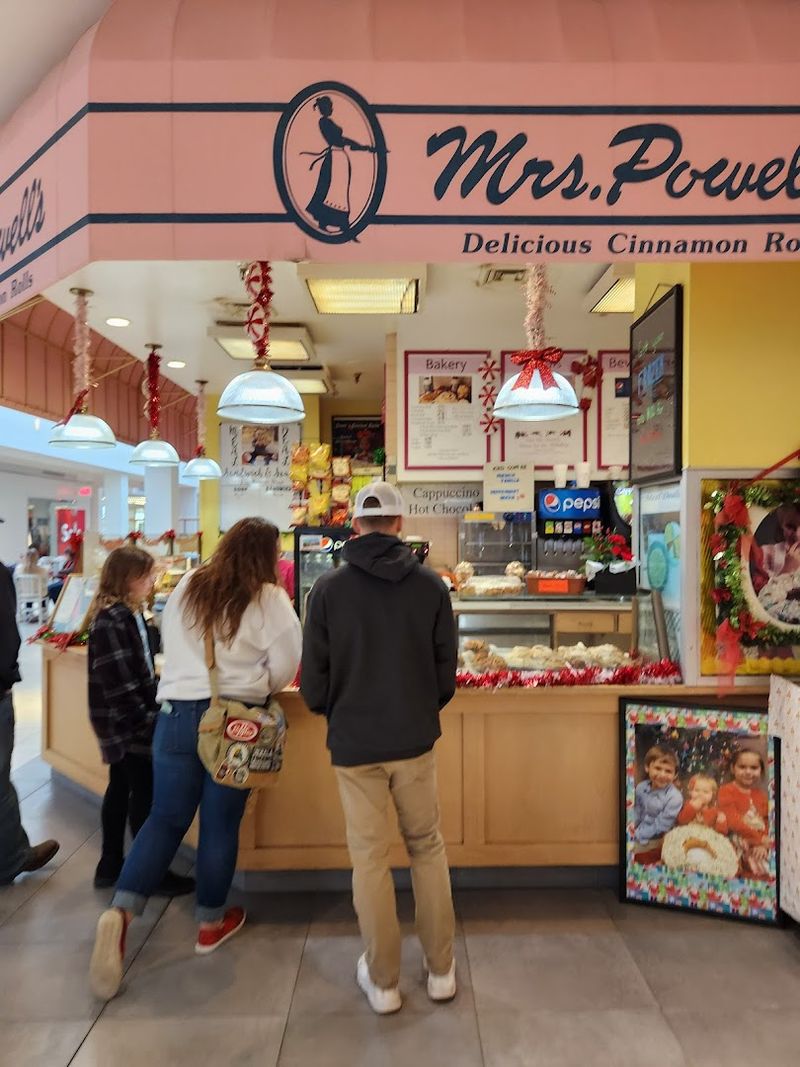 Mrs. Powell's Bakery, Hays