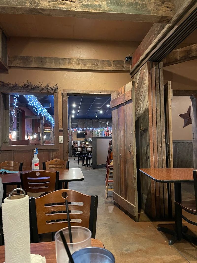Why This Iowa BBQ Stop Earns the Detour