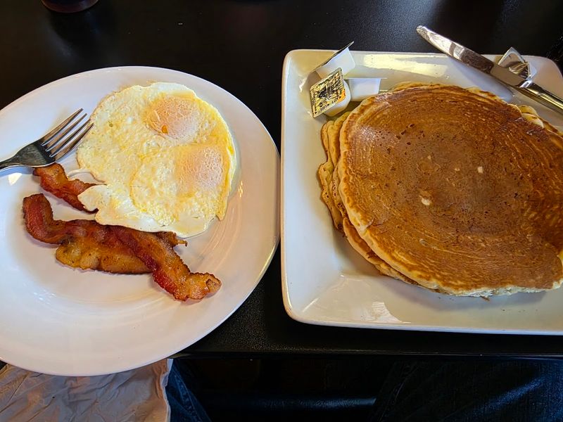 Why This Little Cafe Has Earned Every One of Its Five-Star Reviews