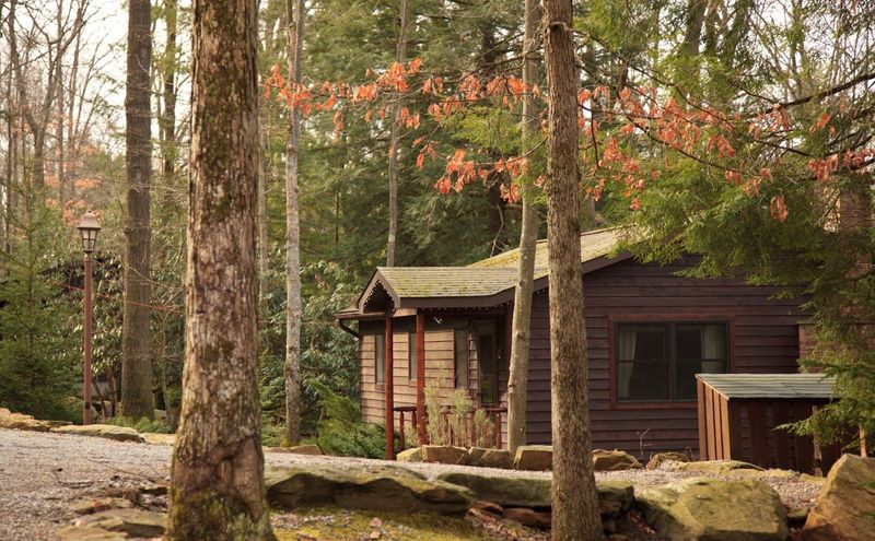 Gateway Lodge, Cabins, And Restaurant