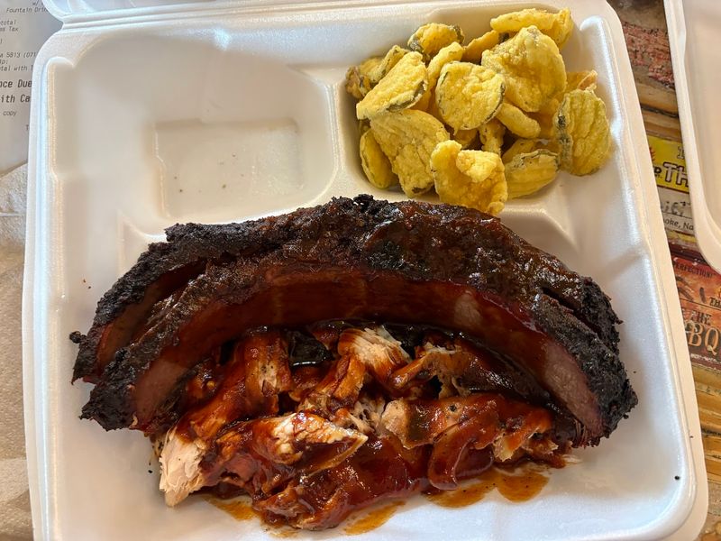 The Pecan-Smoked Ribs That Make People Set Their Alarms