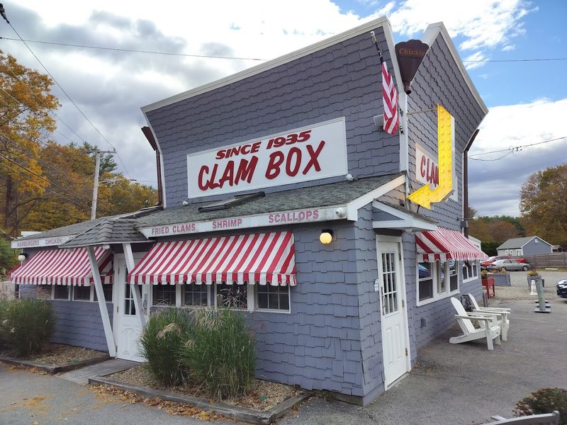 Clam Box of Ipswich: A Seafood Landmark Since 1935