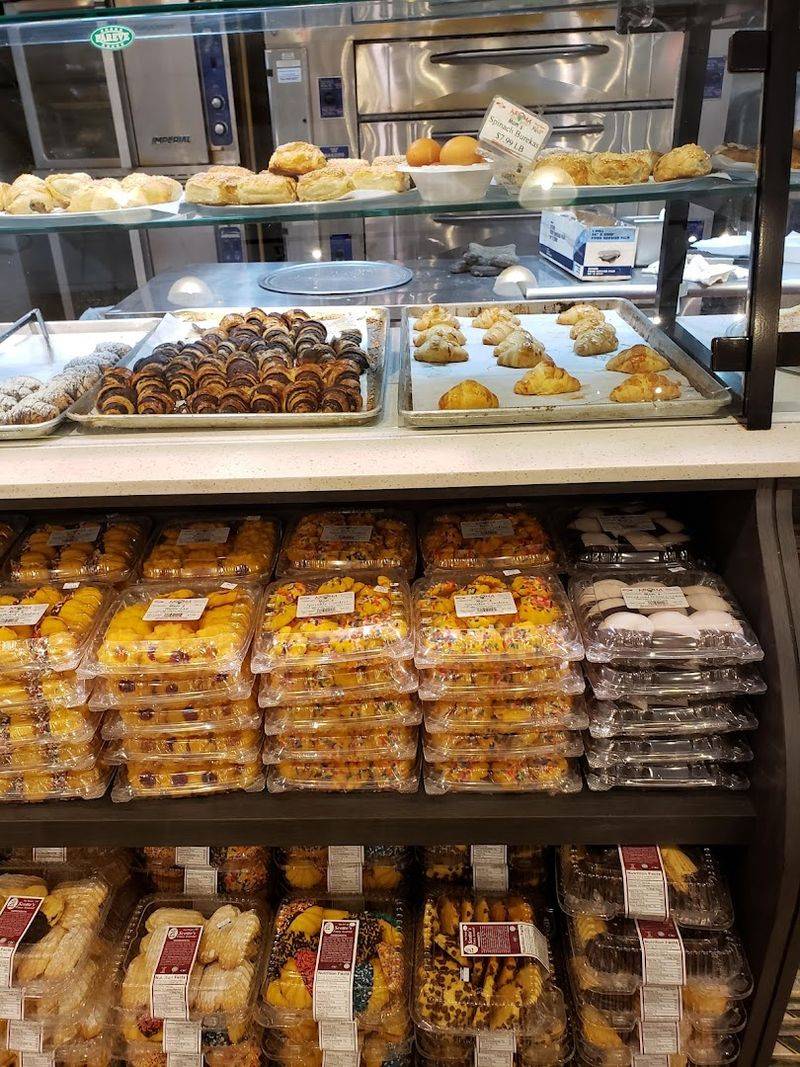 Aroma Market Bakery