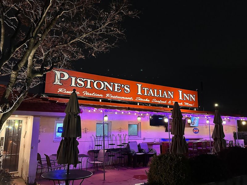 Pistone's Italian Inn - Falls Church
